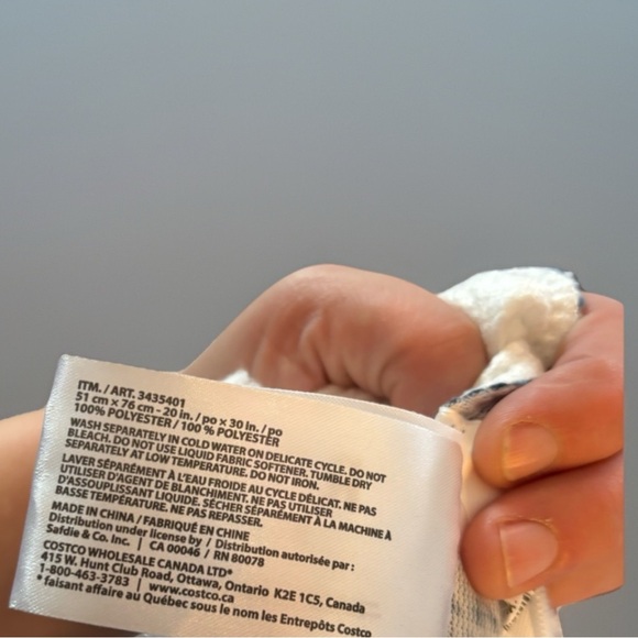 Roots Home Sherpa blue plaid Pillowcases set of 2 in new condition - Picture 6 of 6